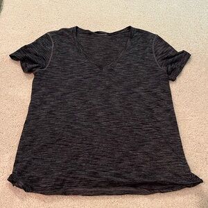 Women’s Lululemon V Neck